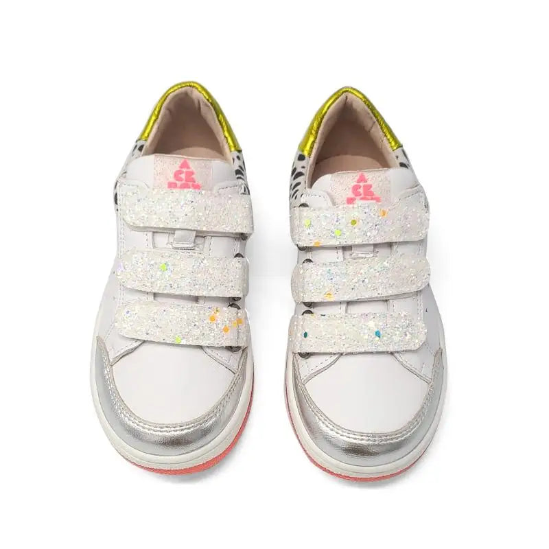 acebos-white-sneaker-girls