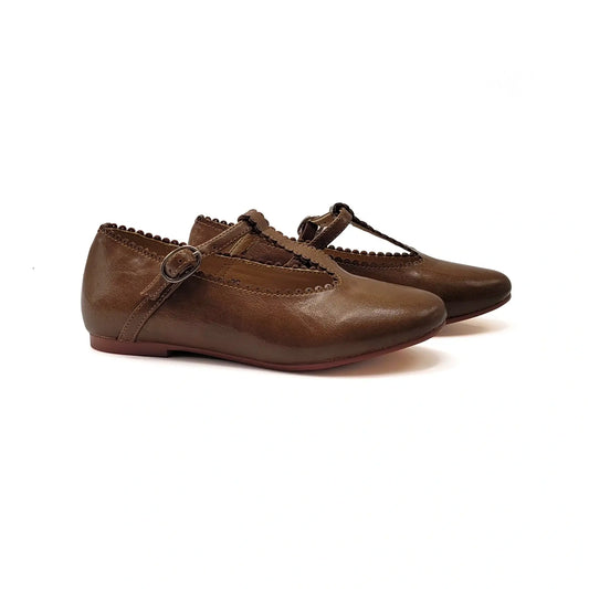 Girls Brown Leather T-Strap Shabbos Scallop
