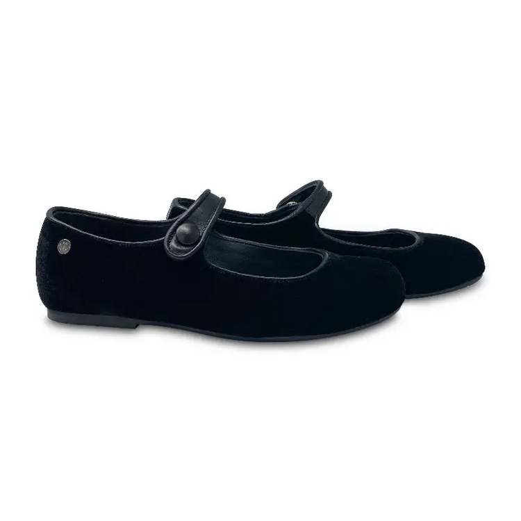 manuela-de-juan-black-leather-strap-shoe-girls