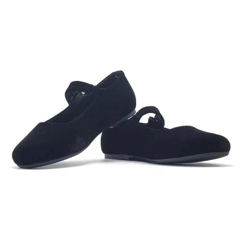 manuela-de-juan-black-velvet-shoes-girls