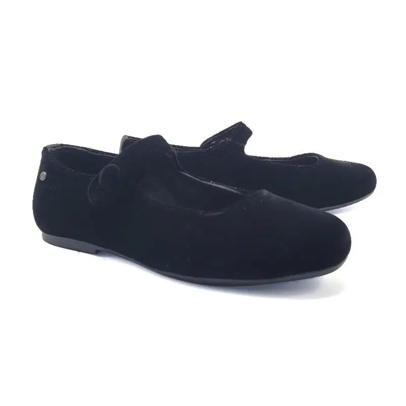 manuela-de-juan-black-velvet-shoes-girls