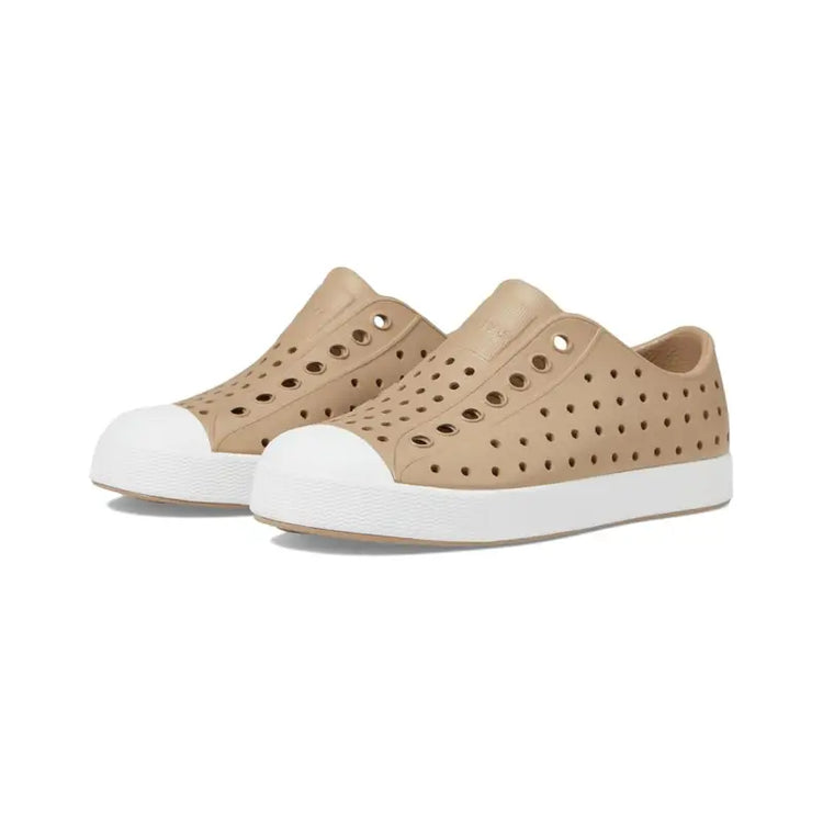 native jefferson tan water shoe