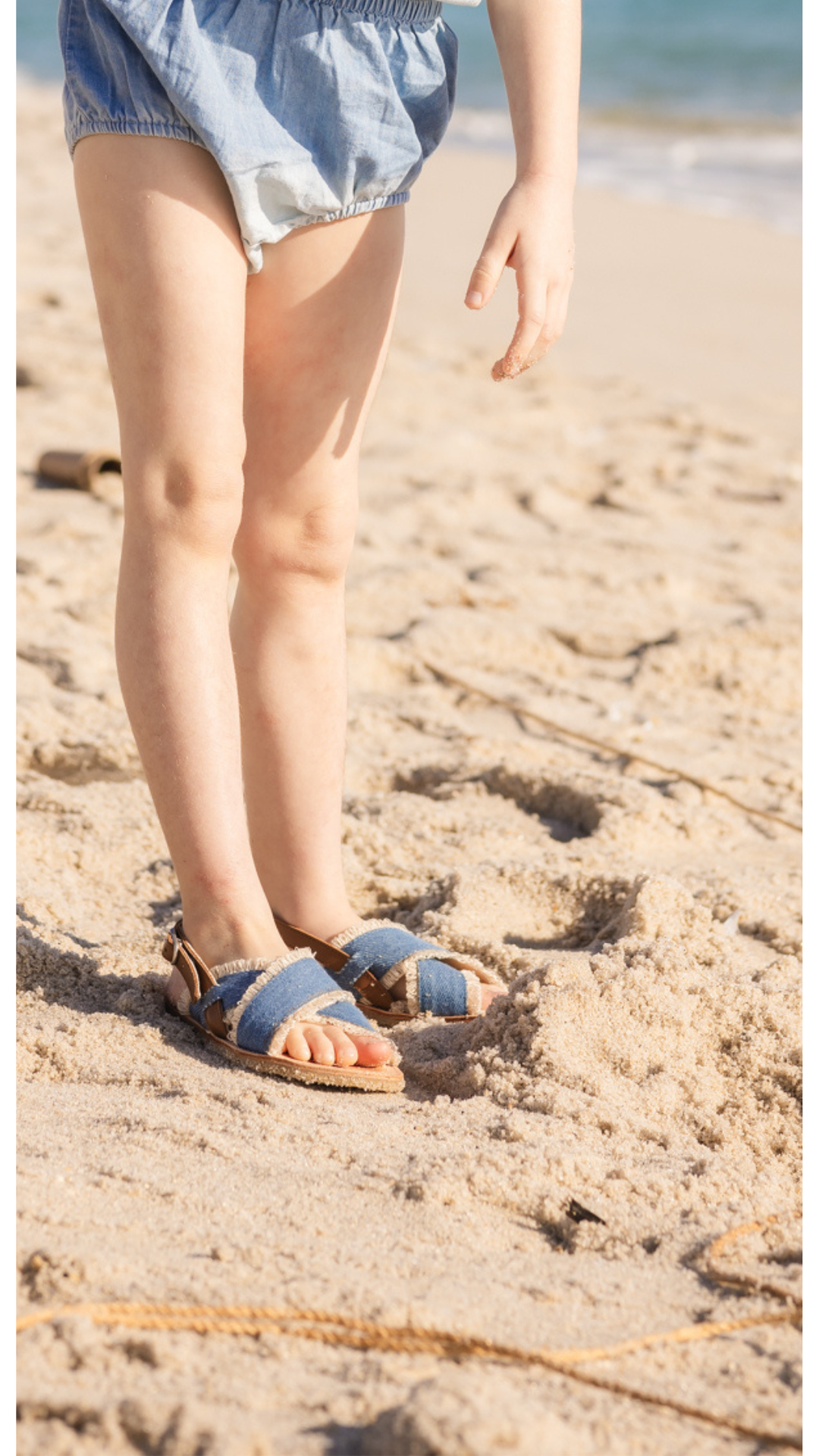 Girls Buckle Closure Sandals *