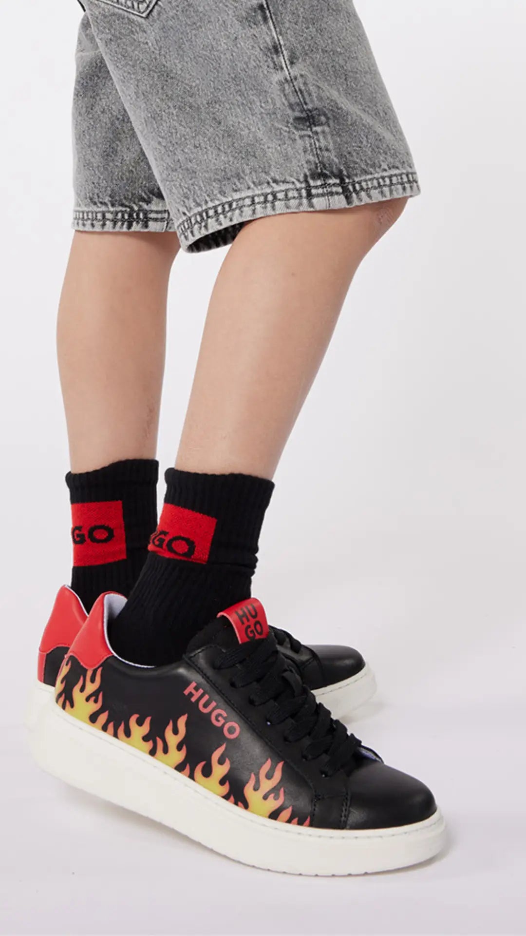 Boys Lace Up Sneakers *