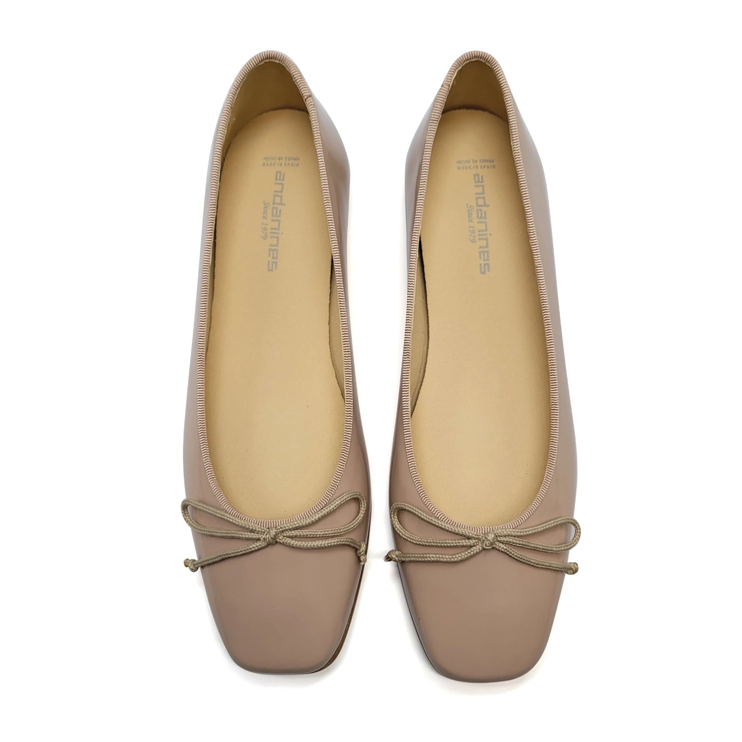 Andanines Clay Patent Bow Ballet Flat 232512