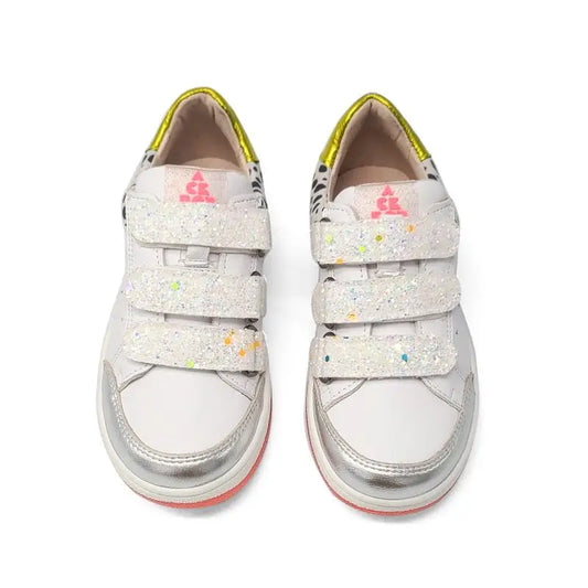 acebos-white-sneaker-girls