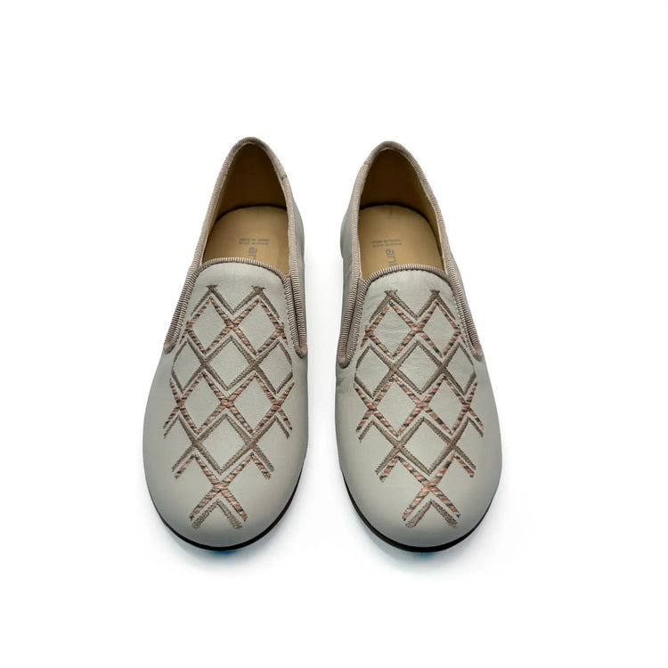 twilight cream smoking shoe