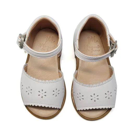 manuela-de-juan-white-scallop-buckle-sandal-girls-