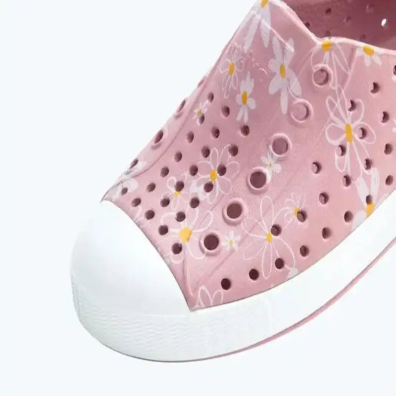 Natives Jefferson Daises Water Shoe