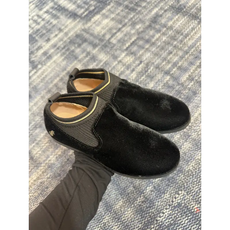 Shoozim black velvet slip on 1060 slip on dress