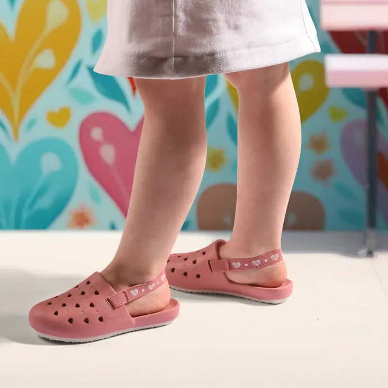 slingers-sweetkids-mauve-hearts-water-shoe-girls