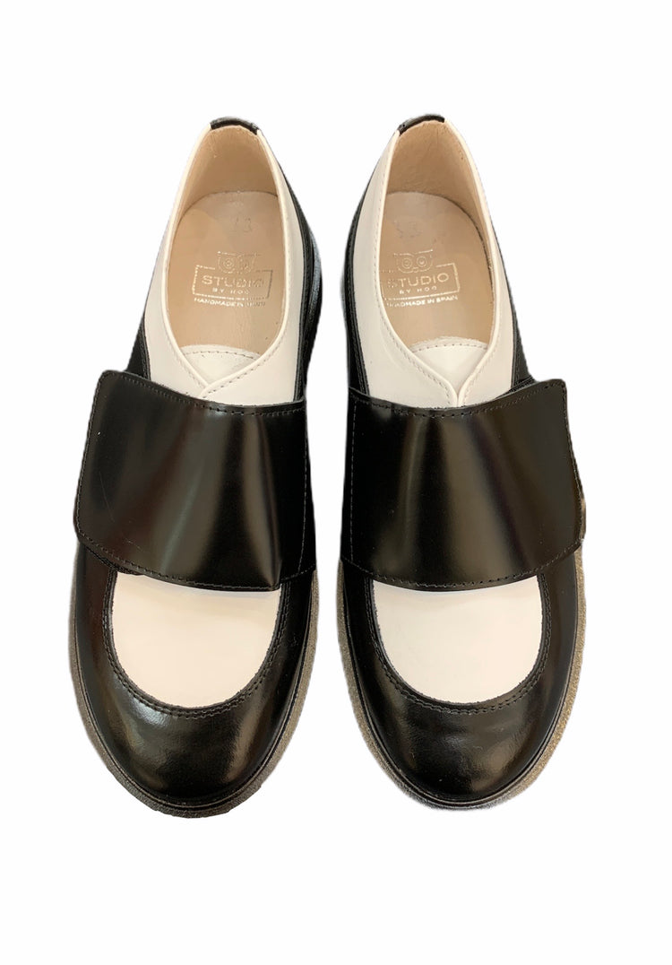 Hoo Black And White Patent Velcro Oxford 3190