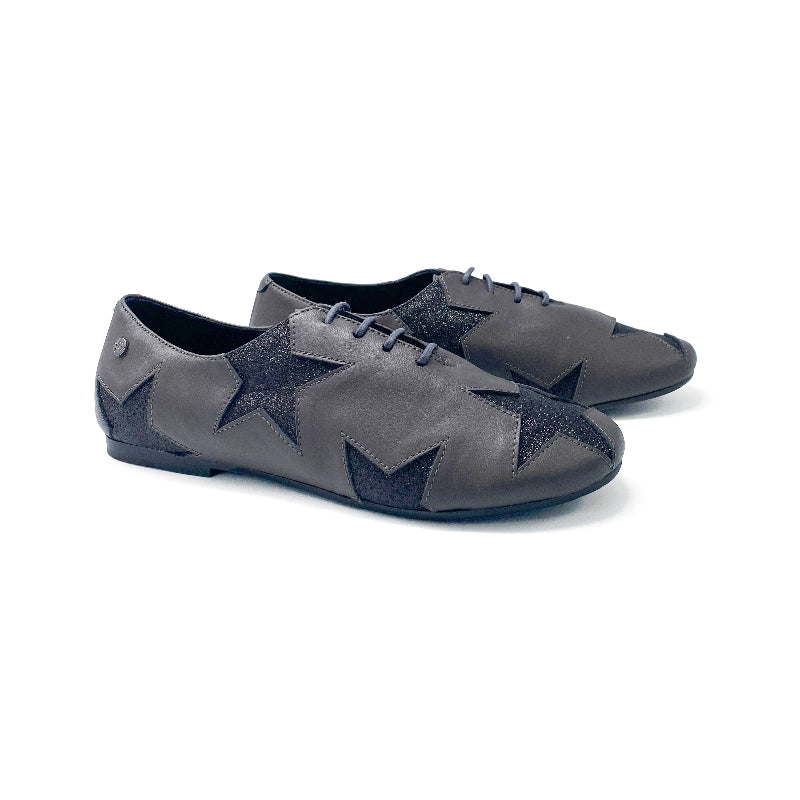 manuela-de-juan-grey-black-stars-girls-shoe