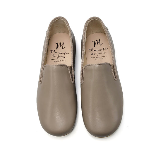 manuela-de-juan-stone-taupe-smoking-shoe-boys