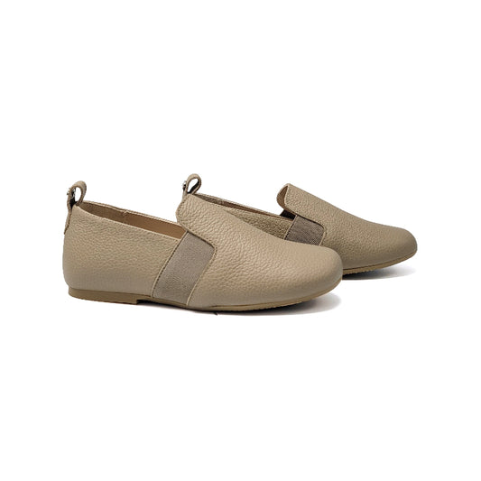 manuela-de-juan-taupe-pebbled-smoking-shoe-boys